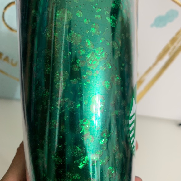 Starbucks new limited edition holiday cup - Picture 8 of 10